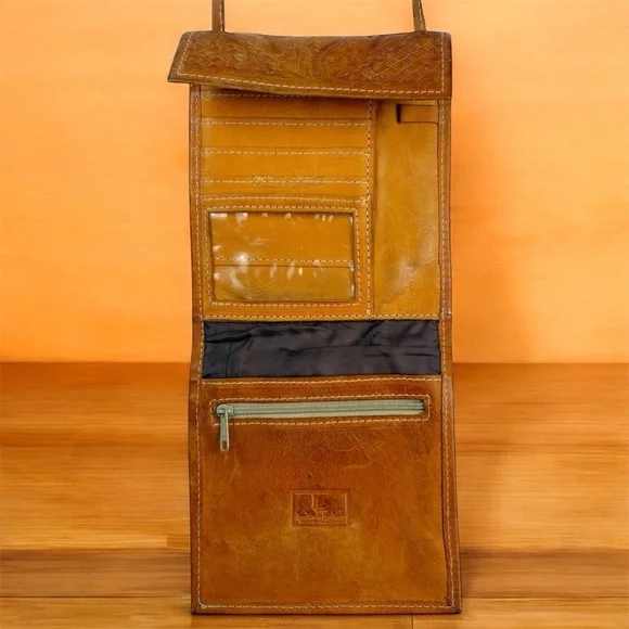 VTG Leaders in Leather Tan Leather Crossbody Bag Built in Wallet - Picture 4 of 16